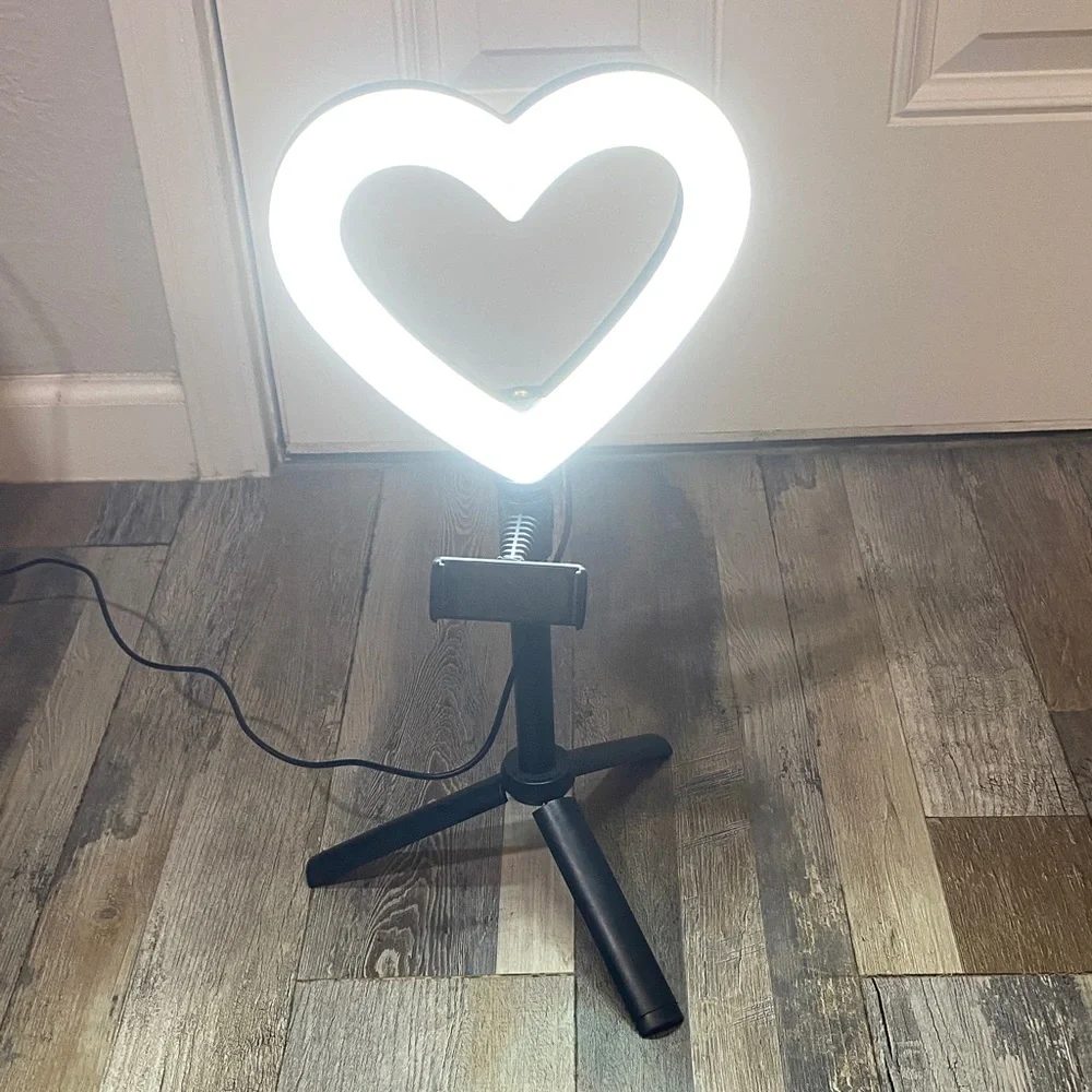Heart-Shaped LED Ring Light with Tripod - Black